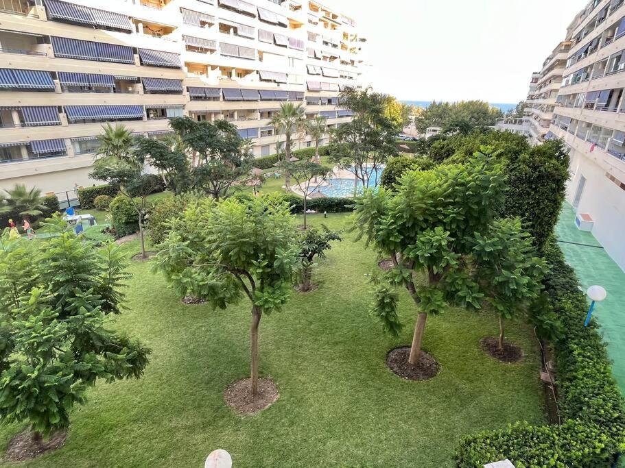 Marbella Piso En Casco Junto A Playa Piscina In Summer Season Екстер'єр фото